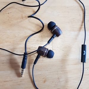 Wood grain earbuds